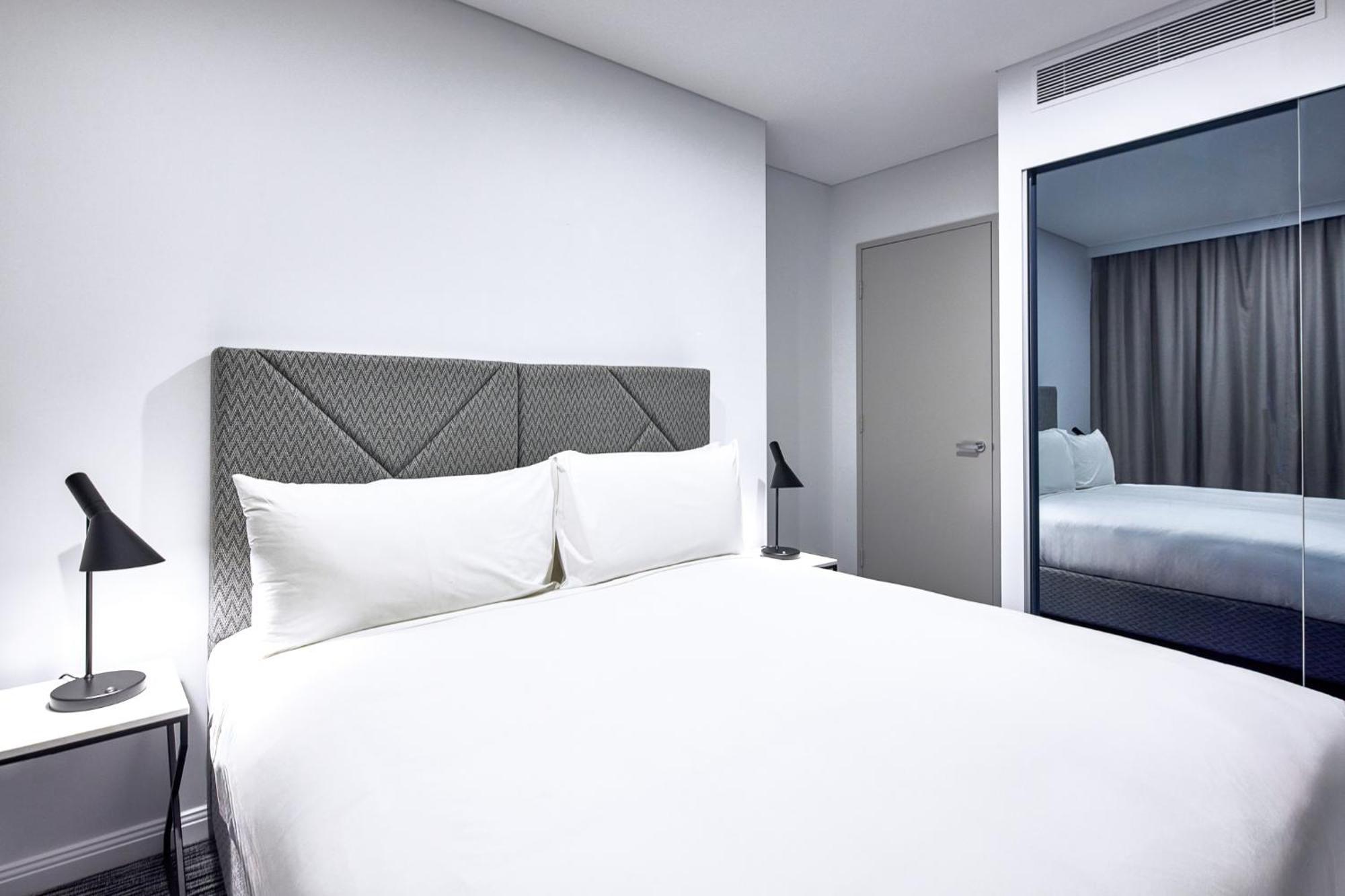 Meriton Suites George Street, Parramatta Sídney Exterior foto